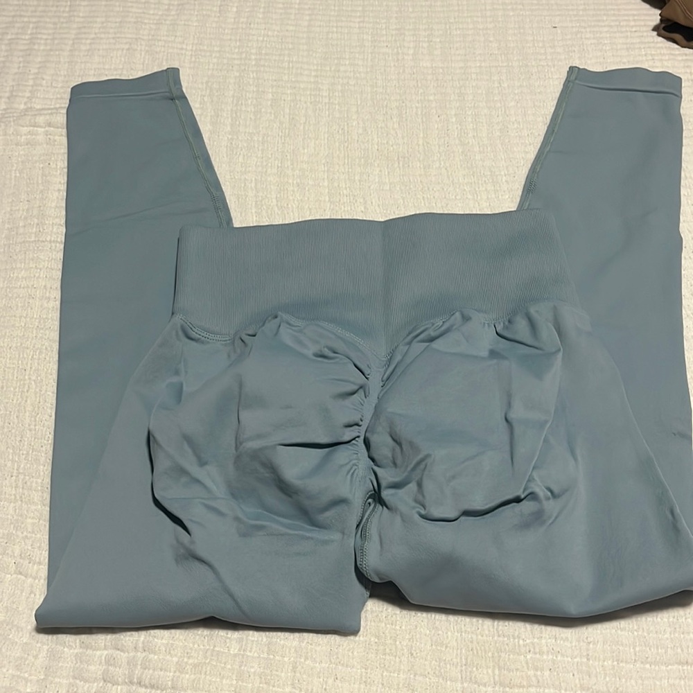 Scrunch butt workout leggings